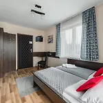 Magdalenka 5 Min Pieszo Od Kotelnicy