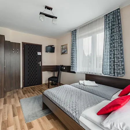 Magdalenka 5 Min Pieszo Od Kotelnicy
