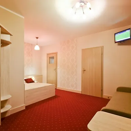 Magdalenka 5 Min Pieszo Od Kotelnicy